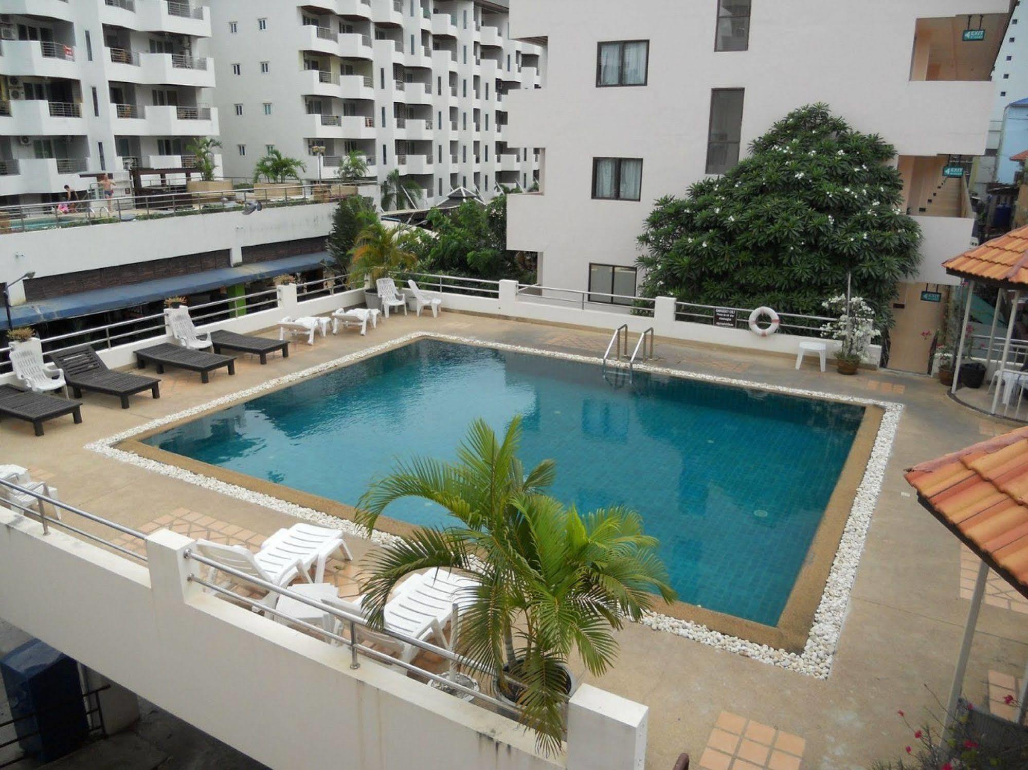 Jomtien Good Luck Apartment Exterior foto